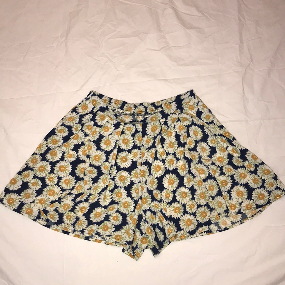 Flowy, Flower Shorts